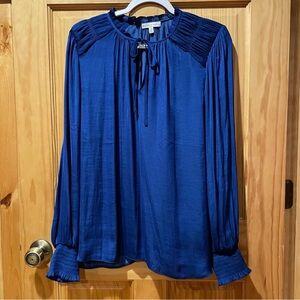 Maison d'Amélie Long sleeves, keyhole, lace up, blue 100% polyester size xl used